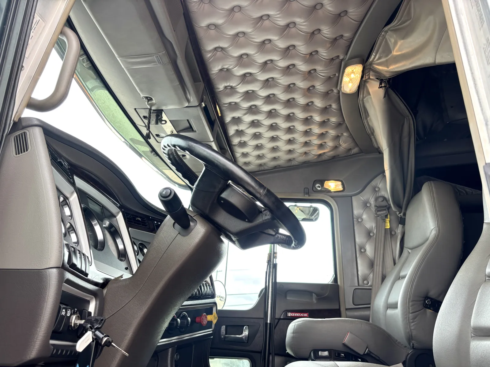 2022 Kenworth W900 - image 14