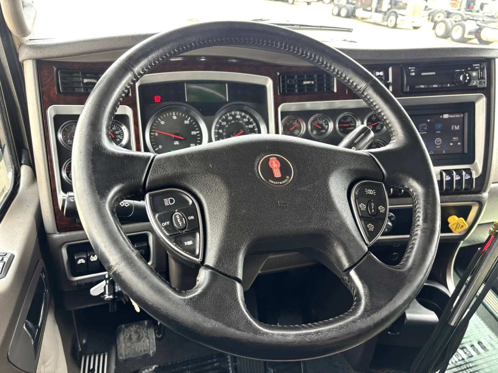 2022 Kenworth W900 - image 16