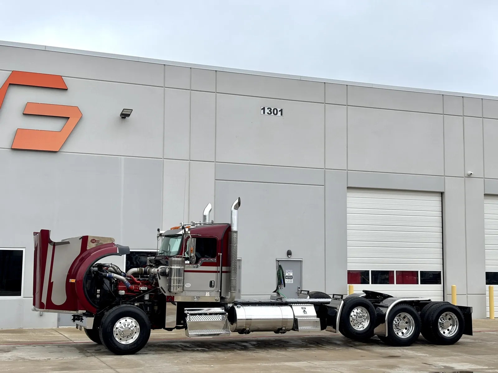 2018 Kenworth W900 - image 10