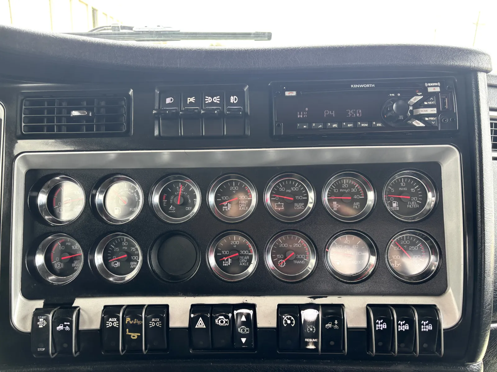 2018 Kenworth W900 - image 18