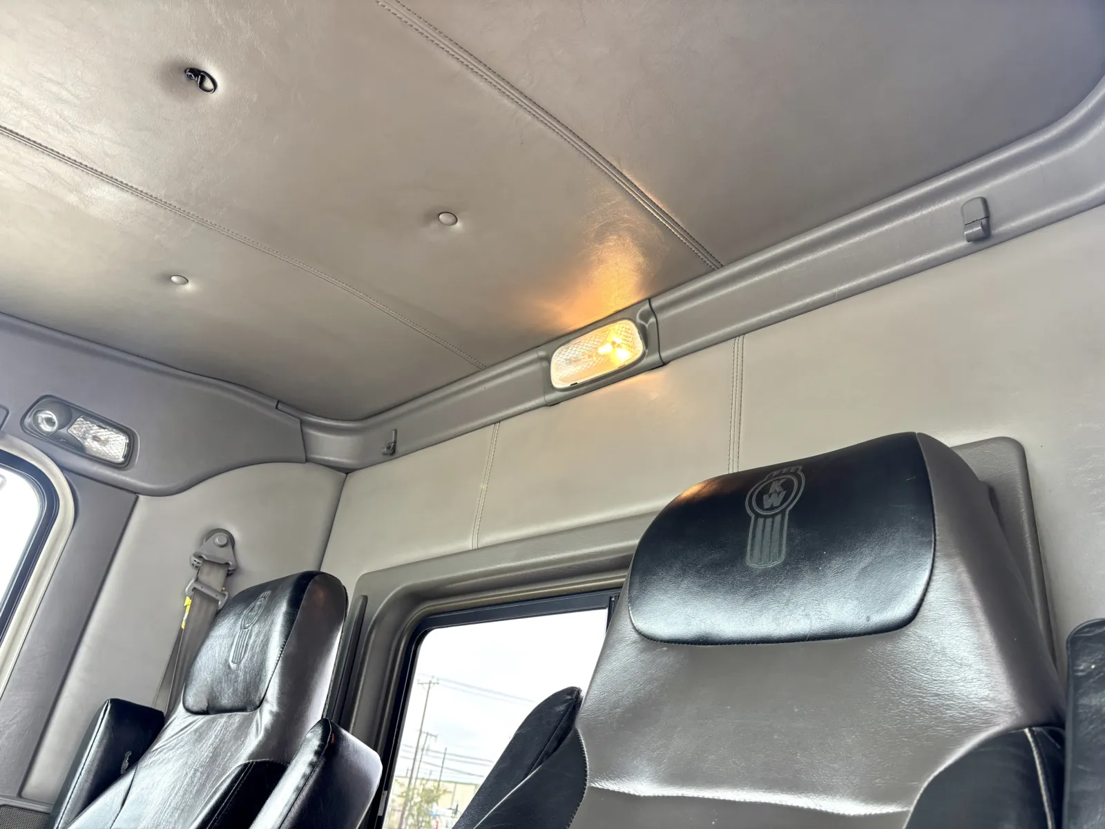 2018 Kenworth W900 - image 20