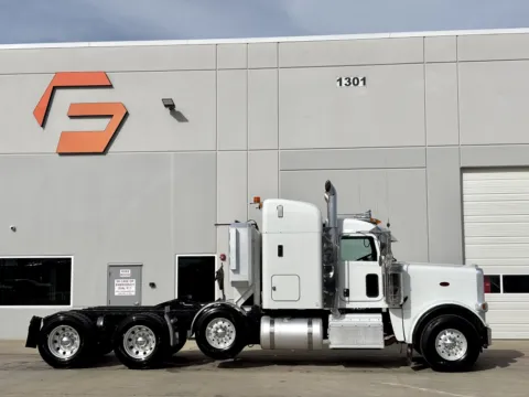 Another view of 2017 PETERBILT 389 for sale in Hutchins, TX at Forge Truck Centers - Texas
