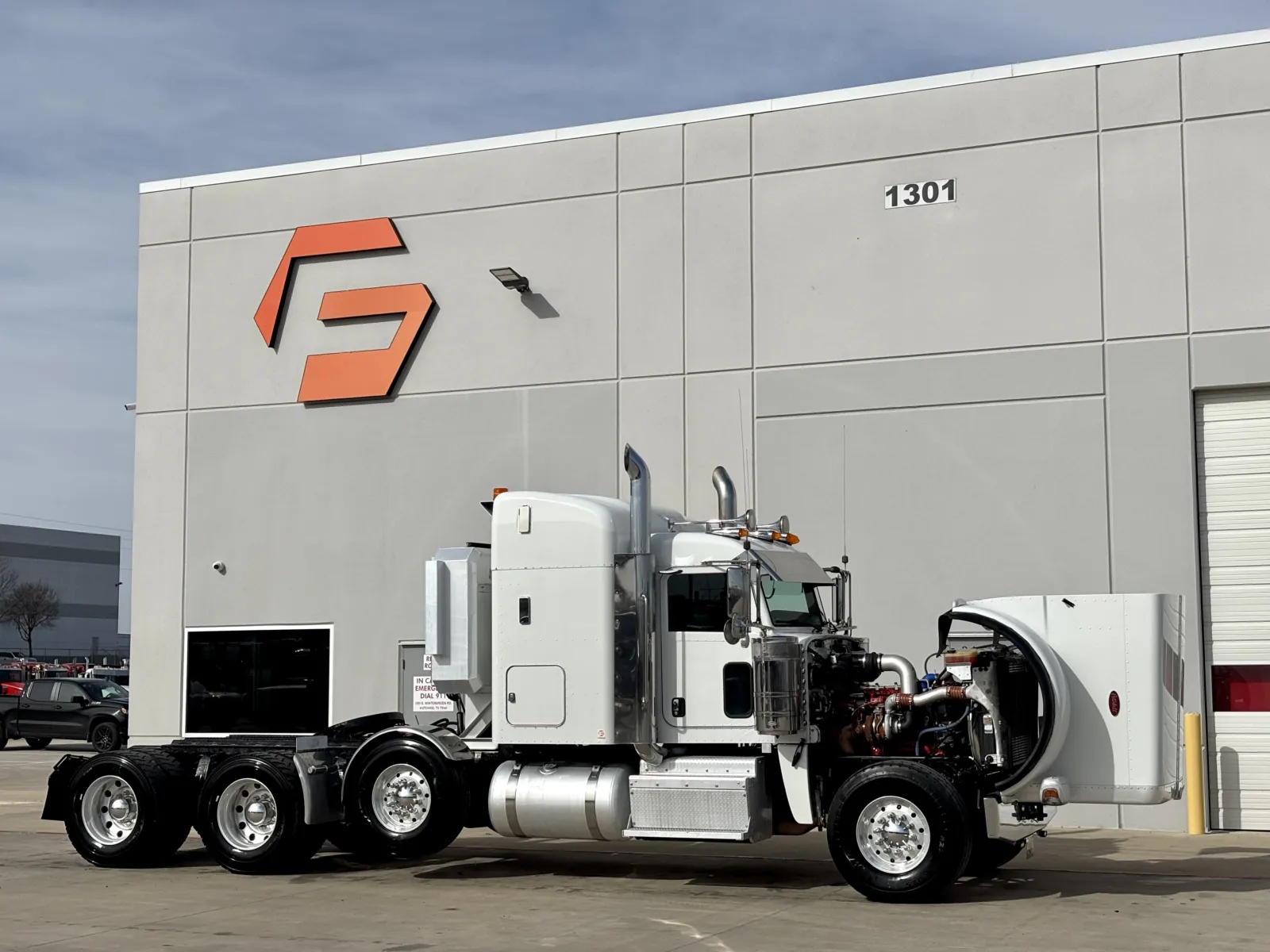 2017 Peterbilt 389 - image 9