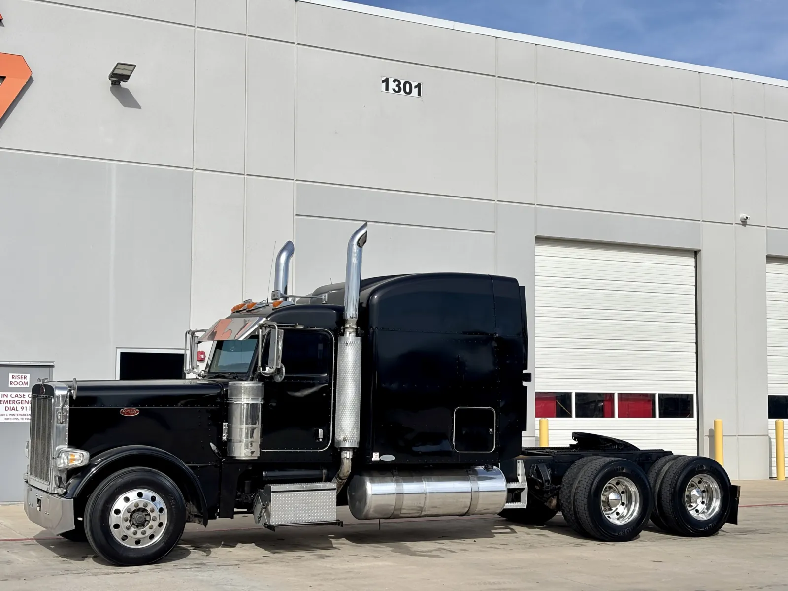 2006 Peterbilt - image 2