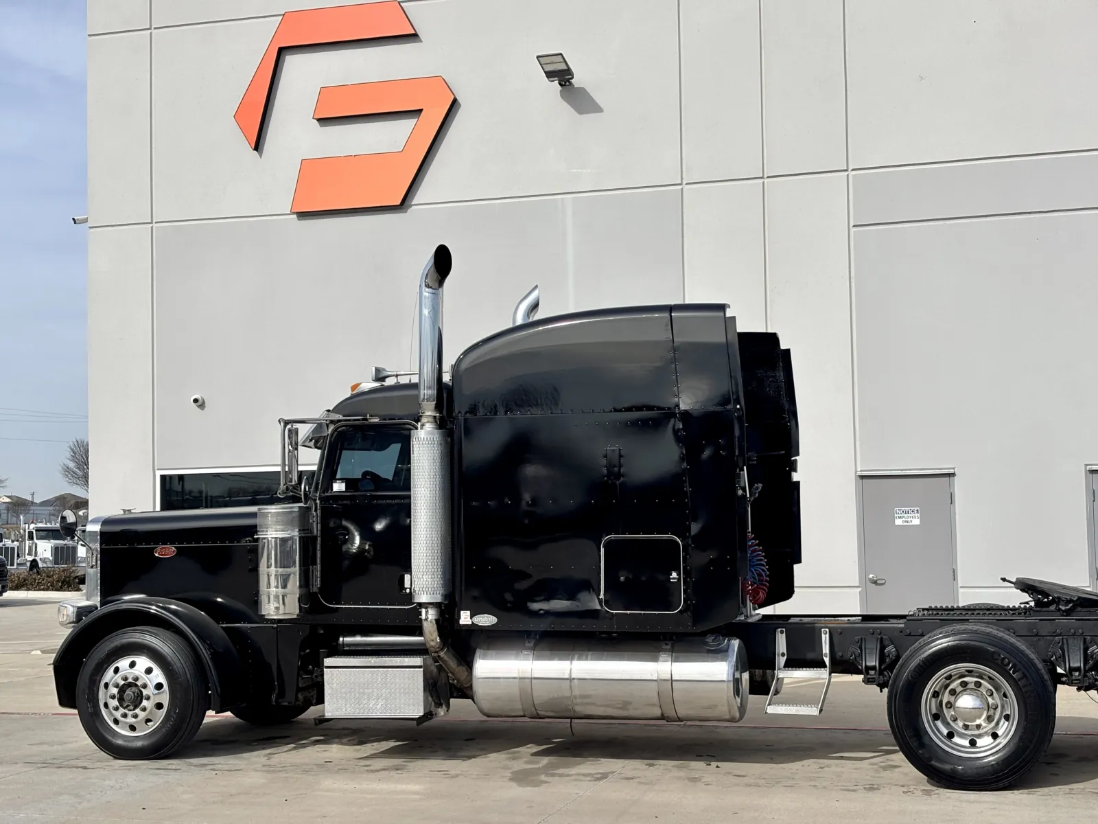 2006 Peterbilt - image 8