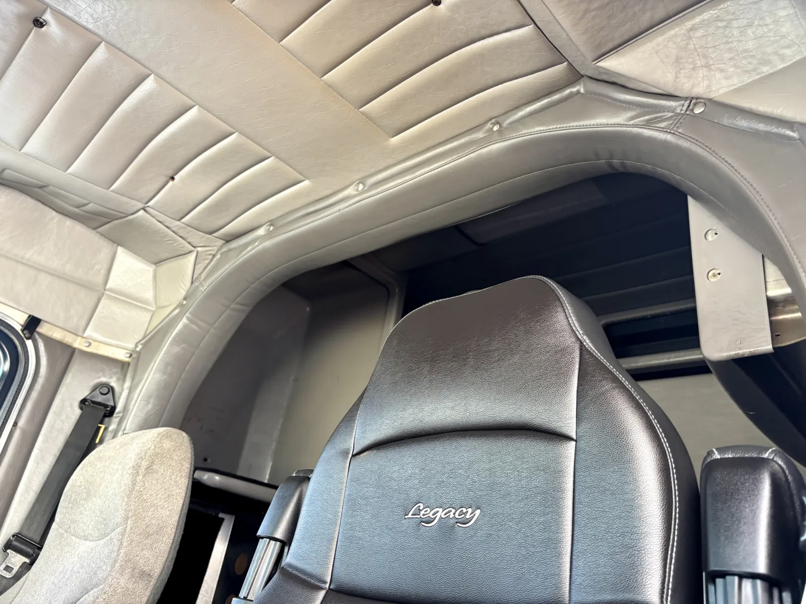 2006 Peterbilt - image 17