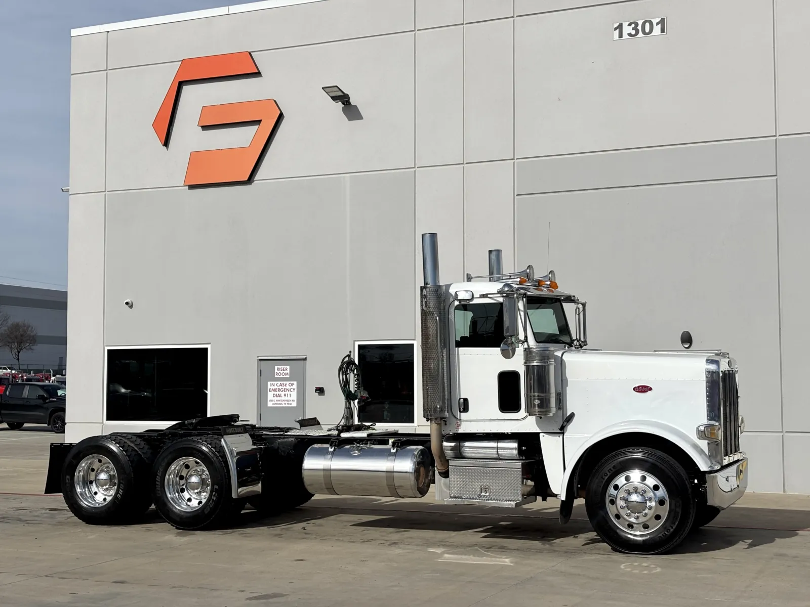 2008 PETERBILT 388 for sale in Hutchins, TX