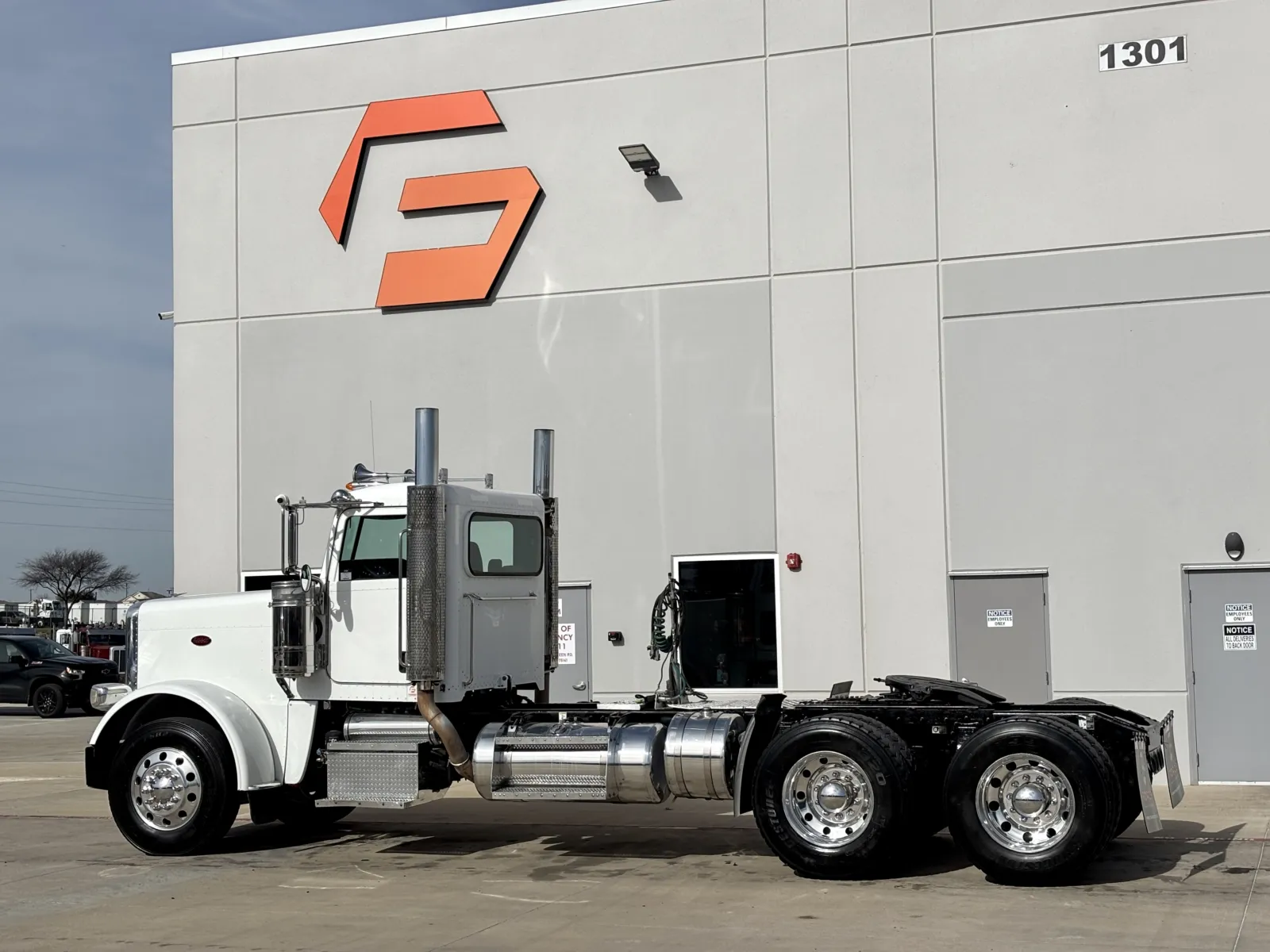 2008 Peterbilt - image 6