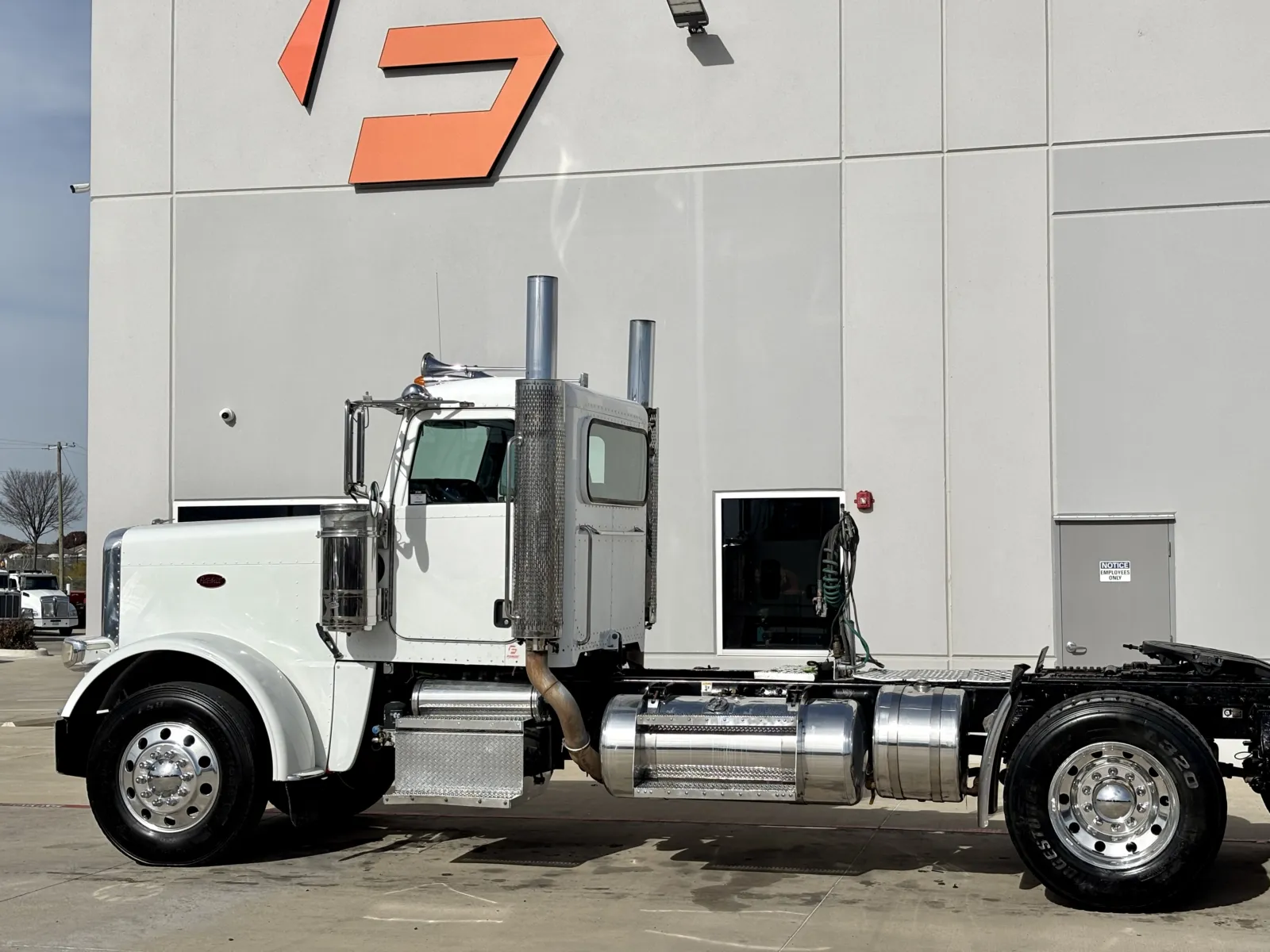 2008 Peterbilt - image 8