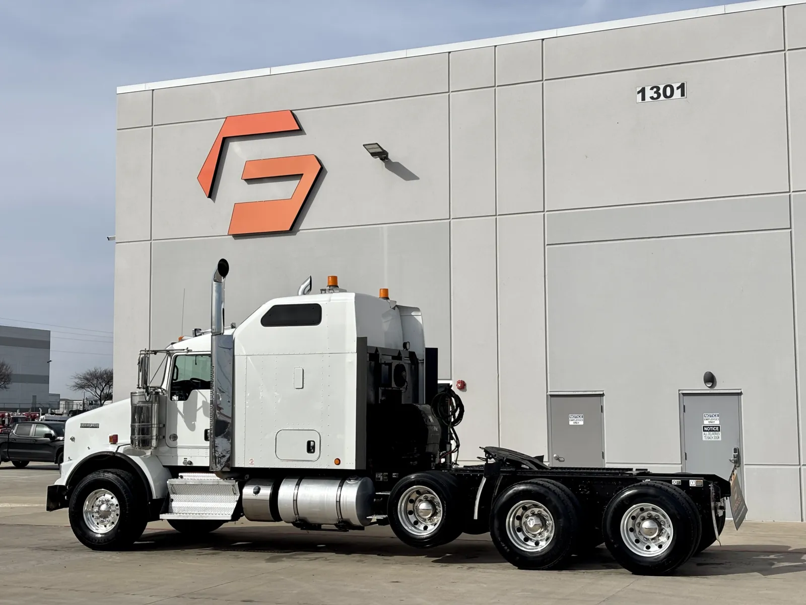 2020 Kenworth T800 - image 6