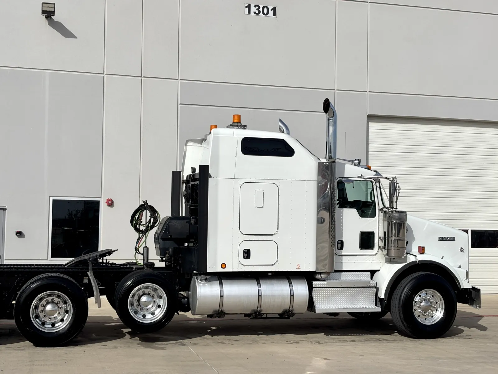 2020 Kenworth T800 - image 7