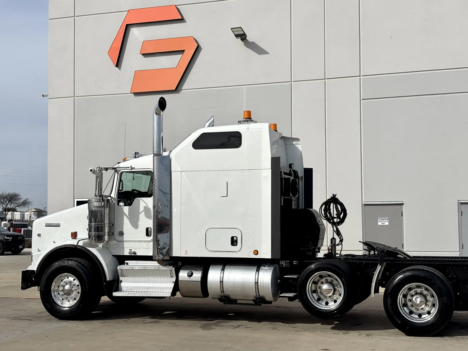 2020 Kenworth T800 - image 8