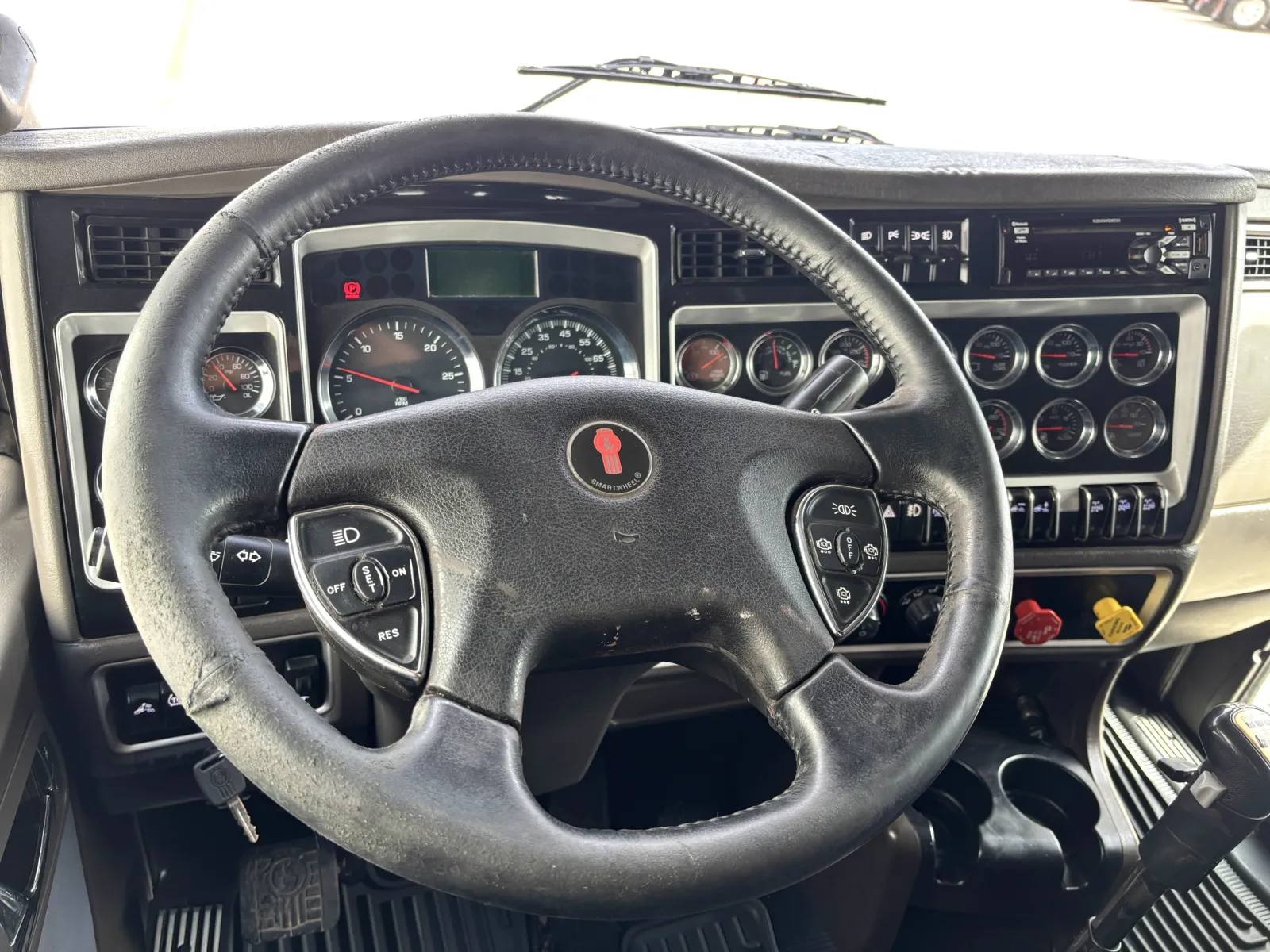 2020 Kenworth T800 - image 16