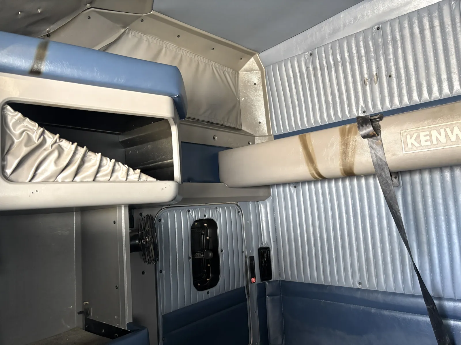 2020 Kenworth T800 - image 22