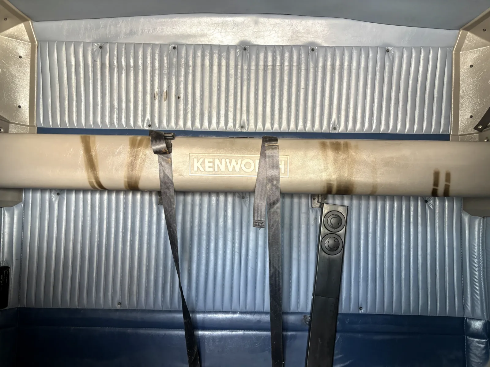 2020 Kenworth T800 - image 23