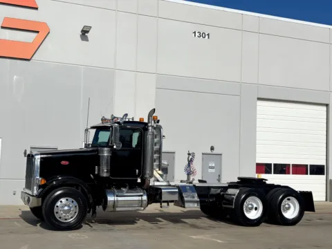 Photos of 2007 PETERBILT 378 for sale in Hutchins, TX at Forge Truck Centers - Texas