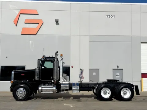 More photos of 2007 PETERBILT 378 at Forge Truck Centers - Texas, TX