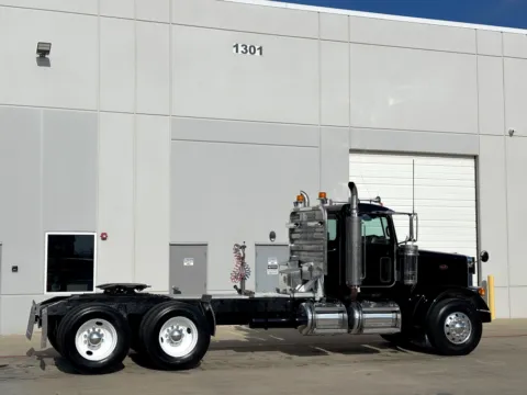 More photos of 2007 PETERBILT 378 at Forge Truck Centers - Texas, TX