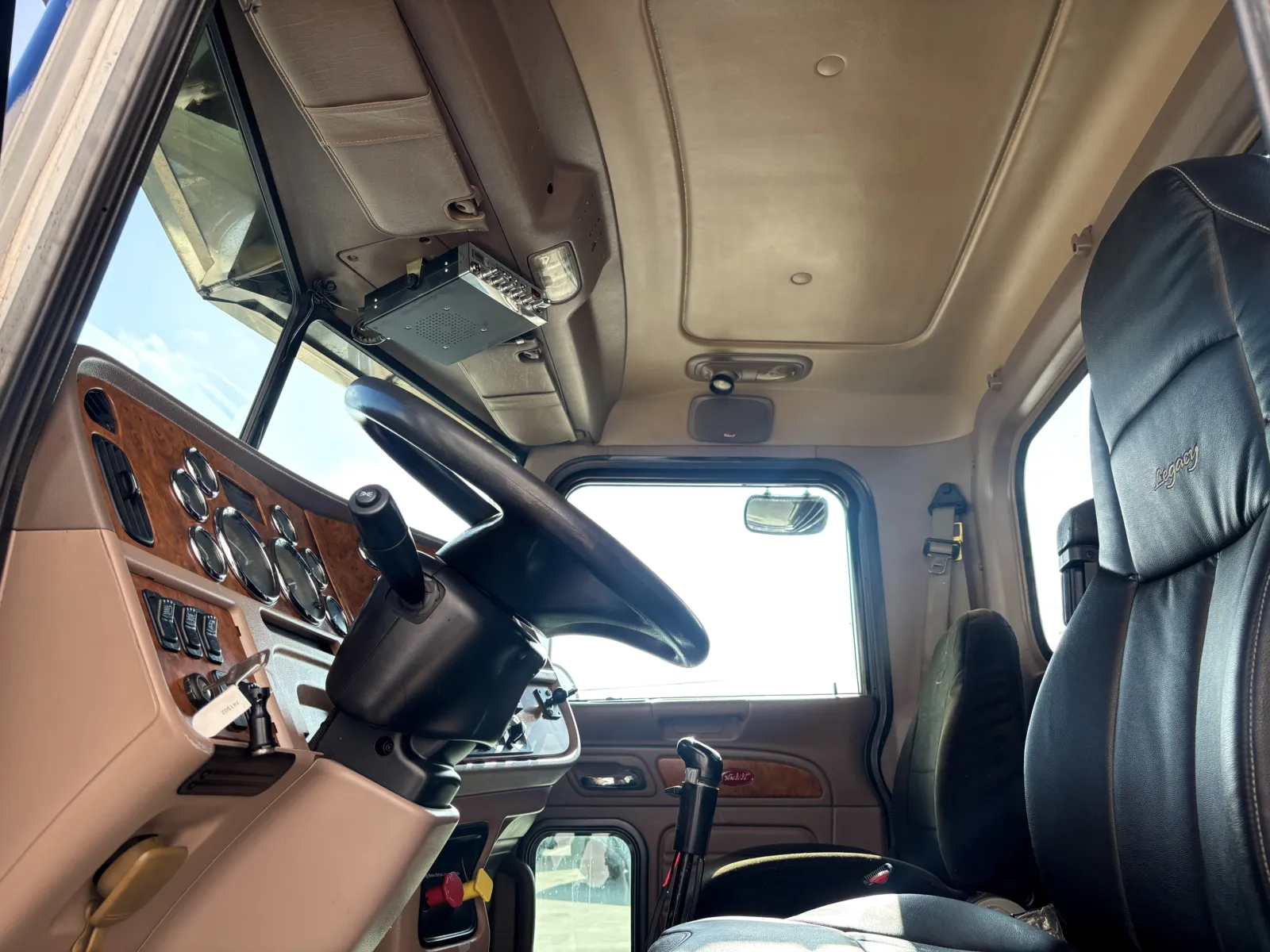 2007 Peterbilt - image 14