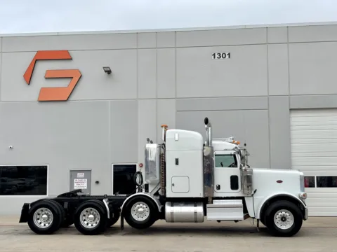 Another view of 2018 PETERBILT 389 for sale in Hutchins, TX at Forge Truck Centers - Texas