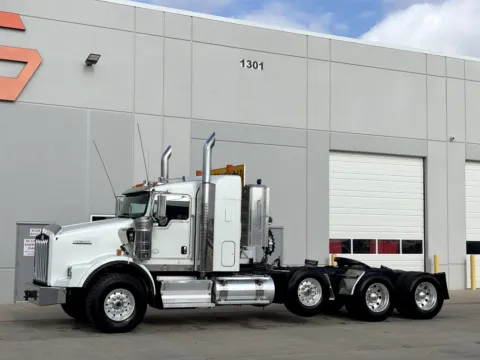 Photos of 2015 KENWORTH T800 for sale in Hutchins, TX at Forge Truck Centers - Texas