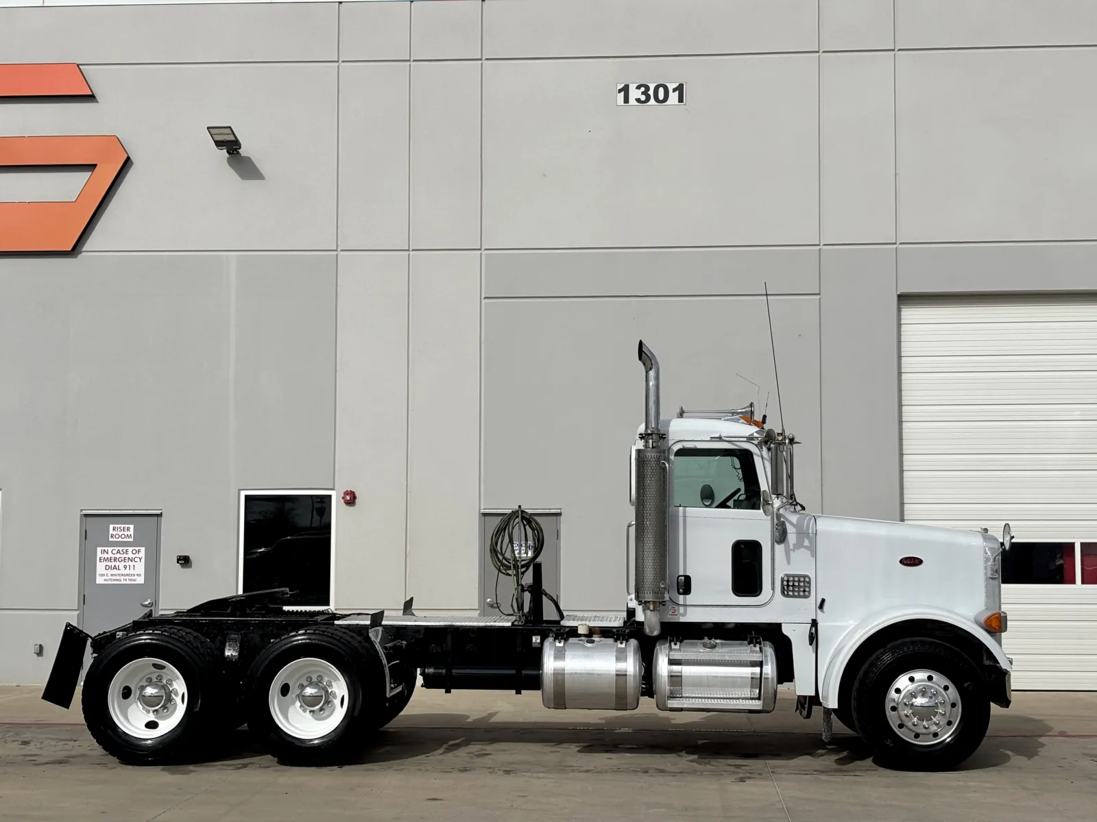 2007 Peterbilt - image 3