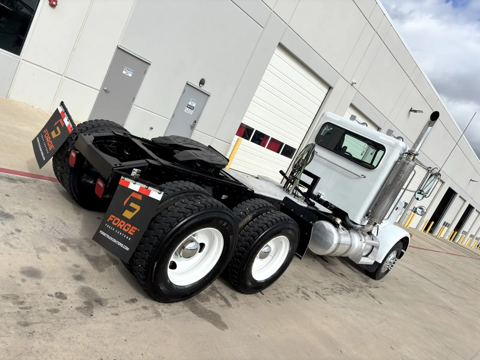 2007 Peterbilt - image 11