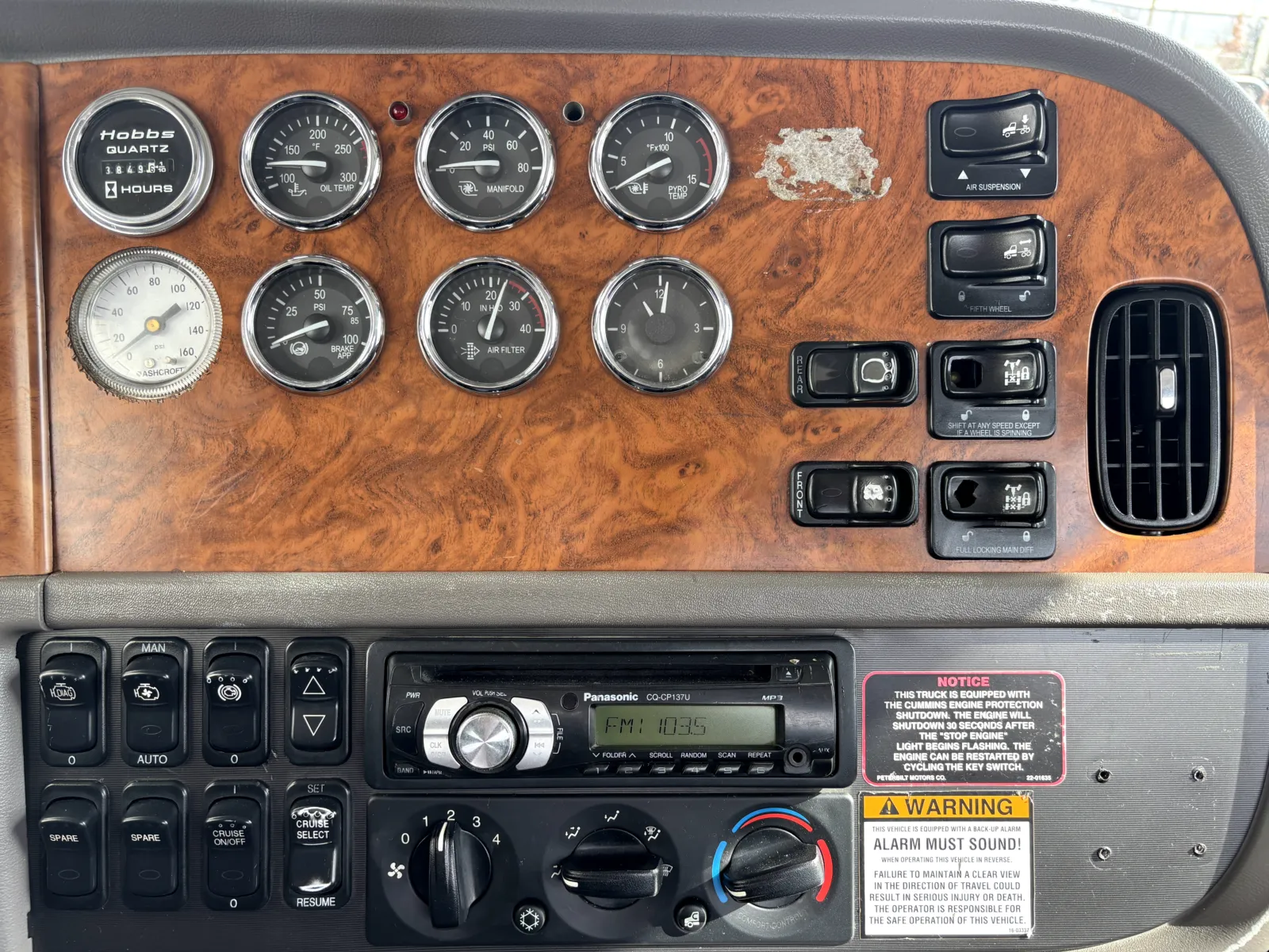 2007 Peterbilt - image 18