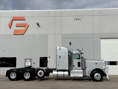 Another view of 2019 PETERBILT 389 for sale in Hutchins, TX at Forge Truck Centers - Texas
