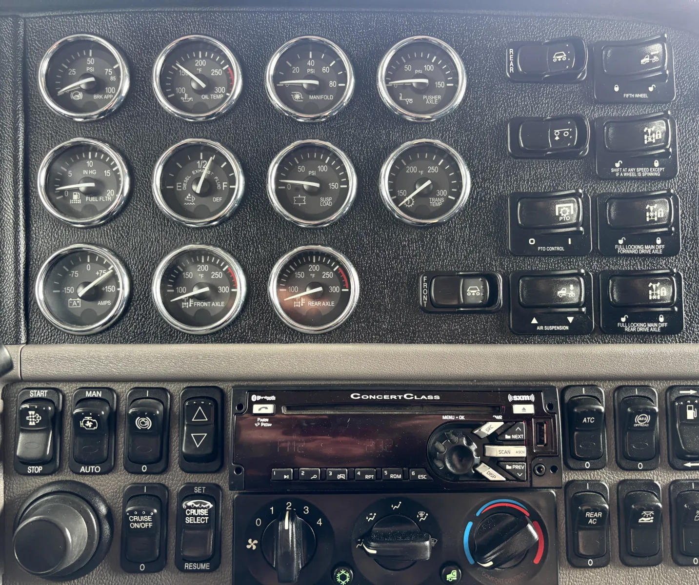 2019 Peterbilt 389 - image 18