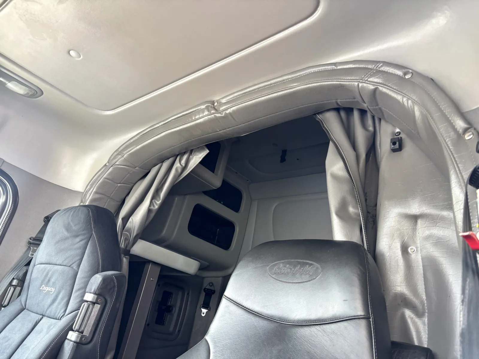 2019 Peterbilt 389 - image 20