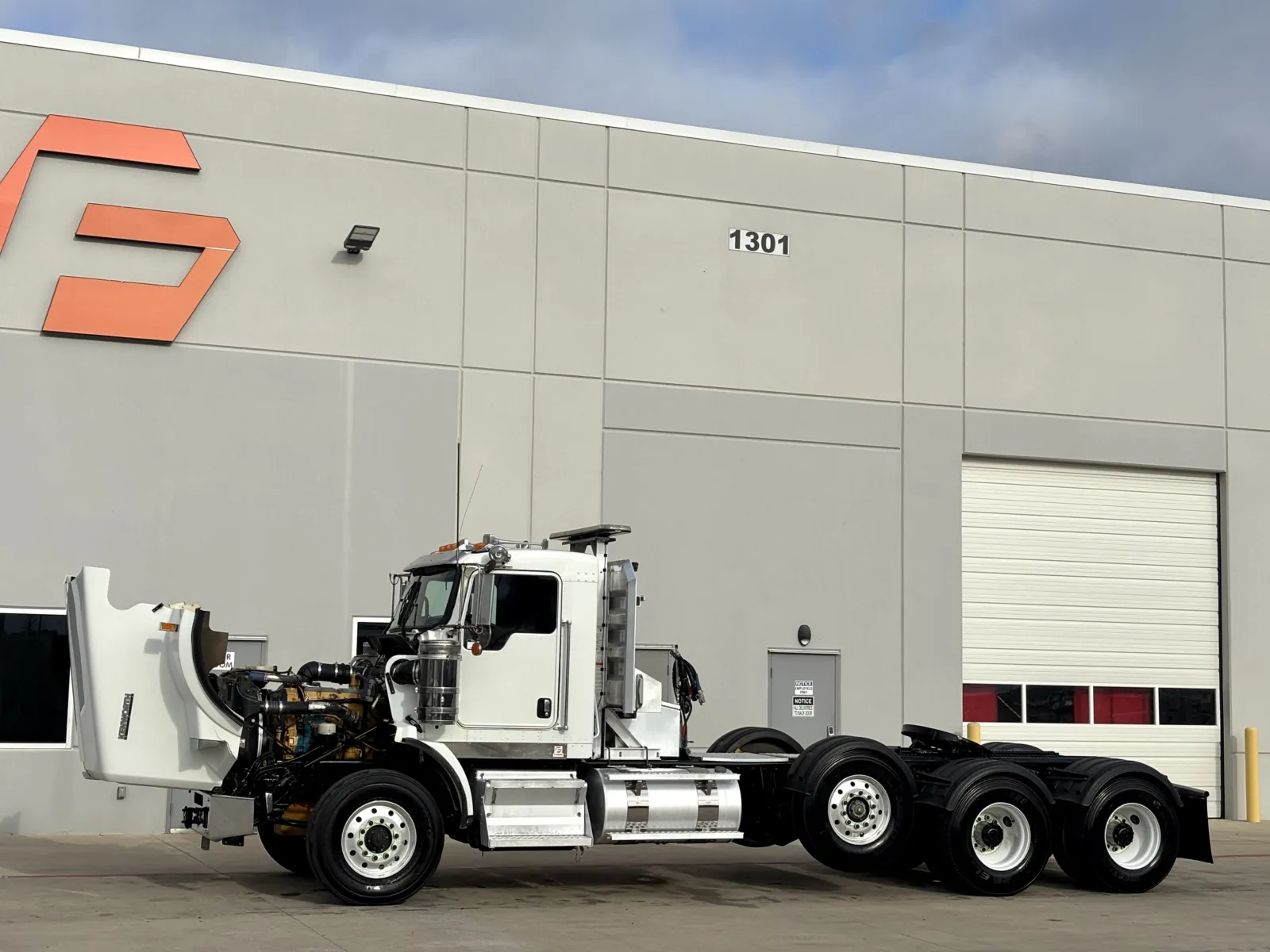 2017 Kenworth T800 - image 10