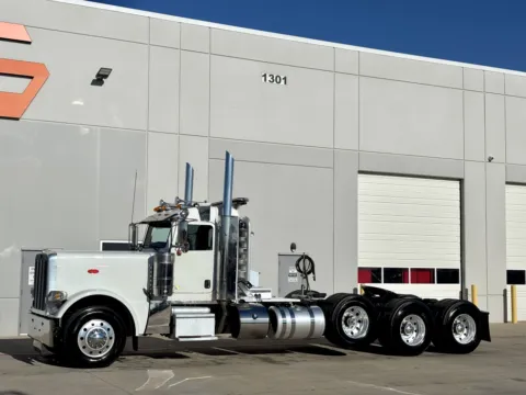 Photos of 2020 PETERBILT 389 for sale in Hutchins, TX at Forge Truck Centers - Texas