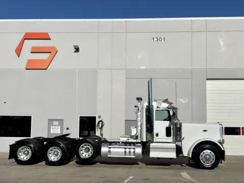 Another view of 2020 PETERBILT 389 for sale in Hutchins, TX at Forge Truck Centers - Texas