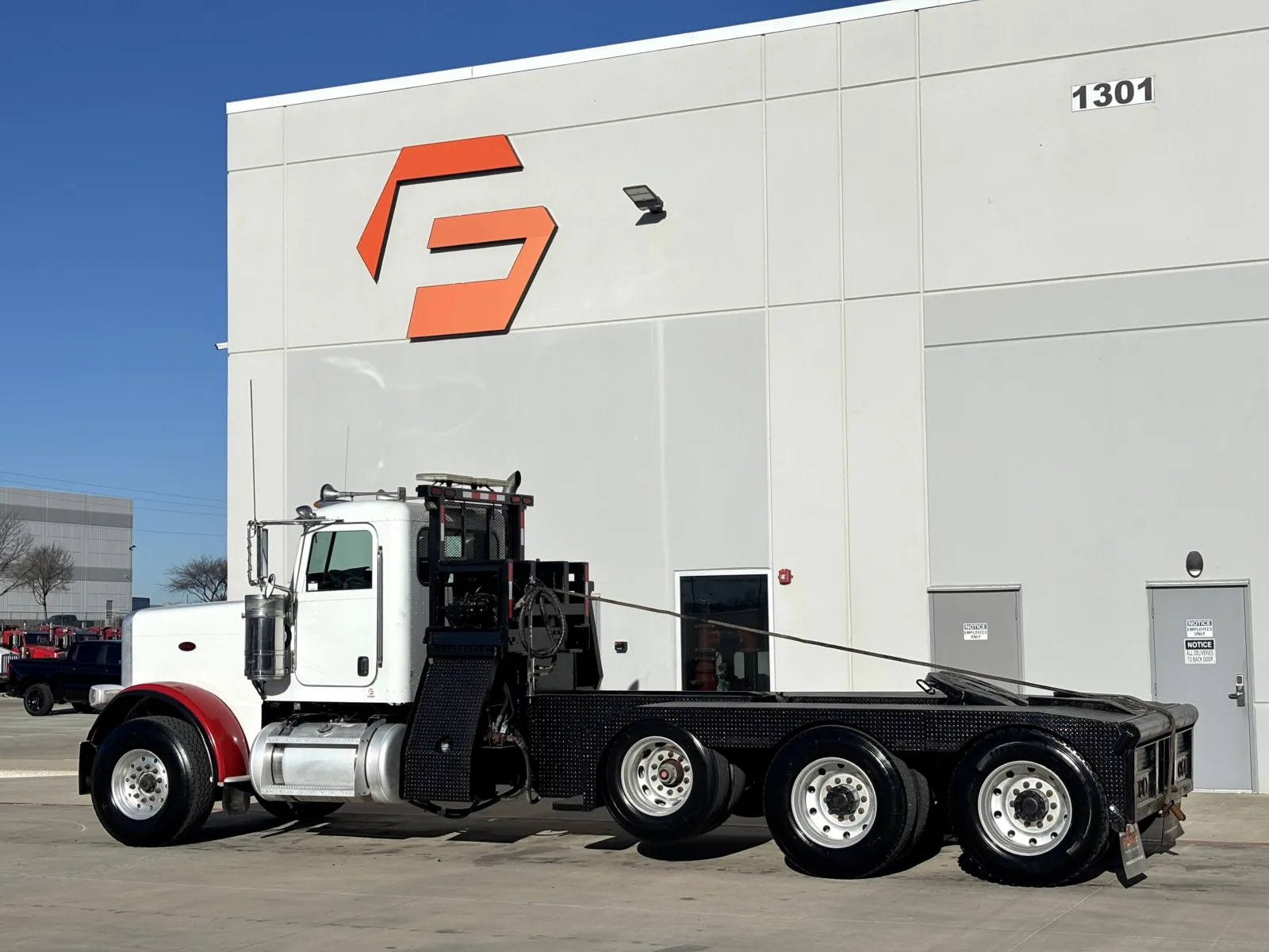 2012 Peterbilt - image 6