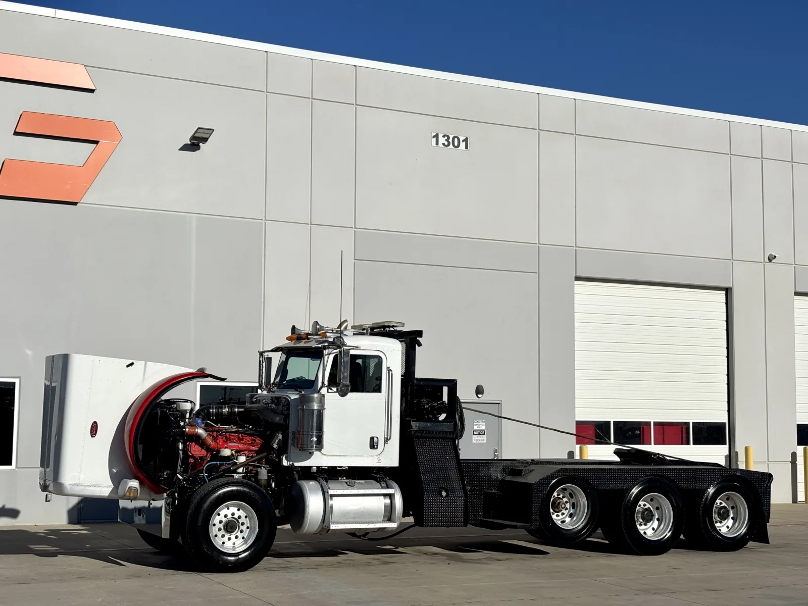 2012 Peterbilt - image 10