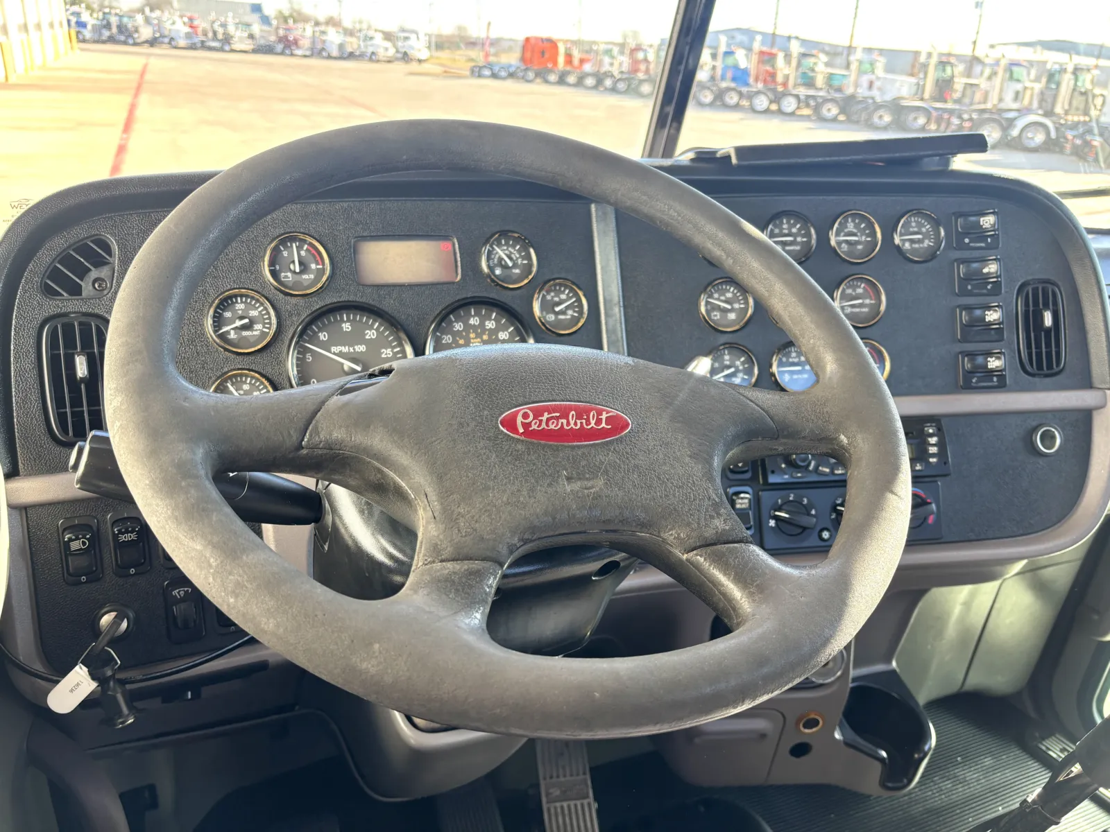 2012 Peterbilt - image 16
