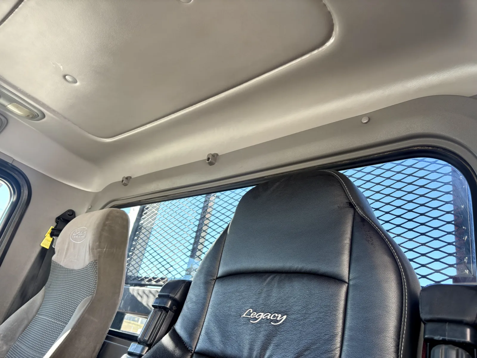 2012 Peterbilt - image 20