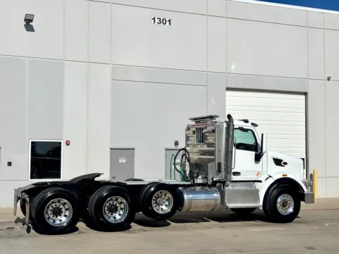 More photos of 2015 PETERBILT 567 at Forge Truck Centers - Texas, TX