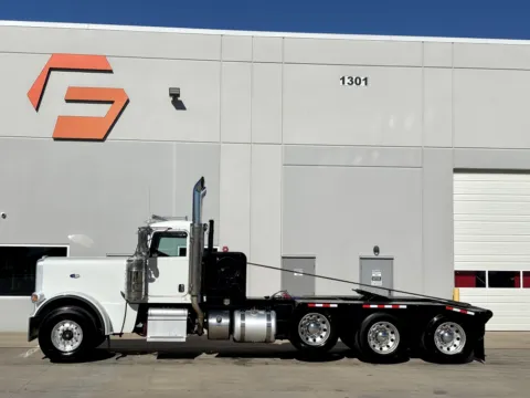 More photos of 2019 PETERBILT 389 at Forge Truck Centers - Texas, TX