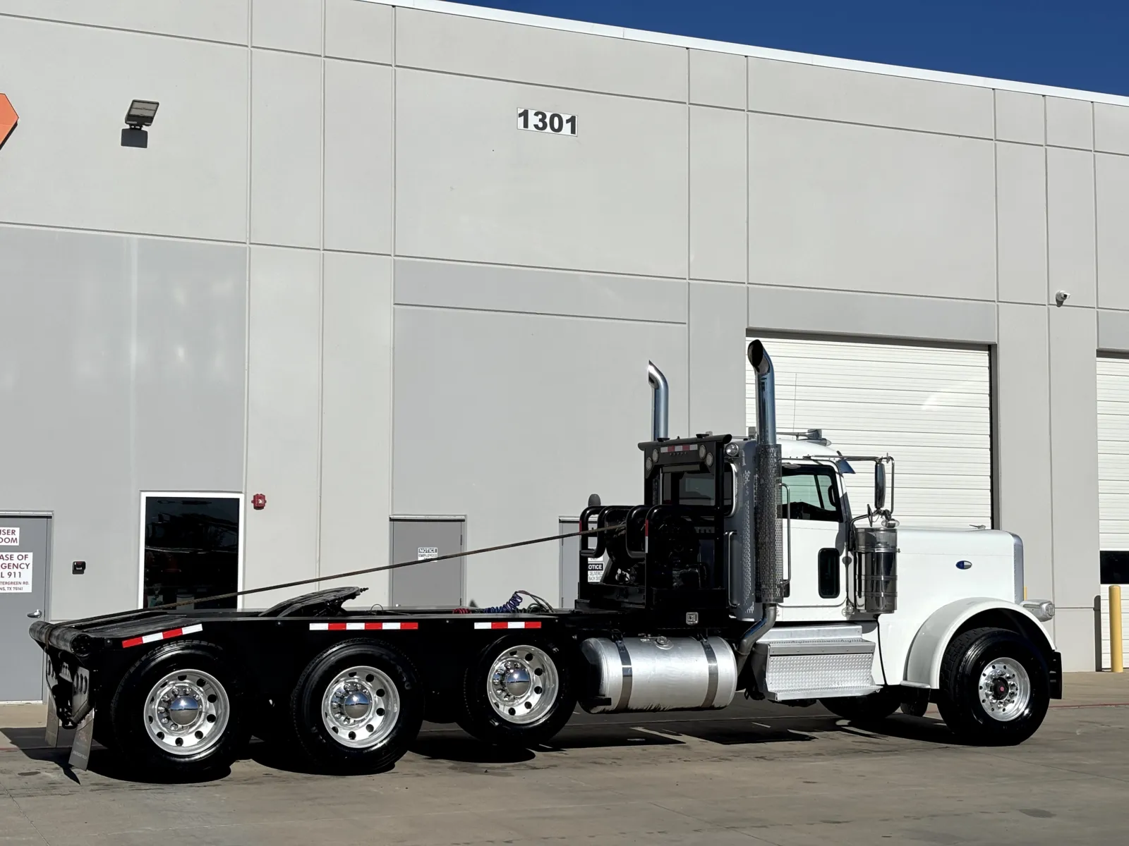 2019 Peterbilt 389 - image 5