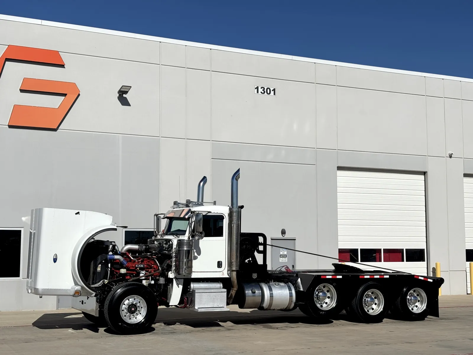 2019 Peterbilt 389 - image 10
