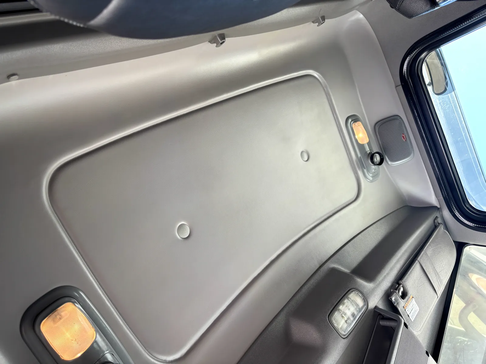 2019 Peterbilt 389 - image 19