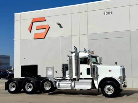 2018 PETERBILT 389 for sale in Hutchins, TX