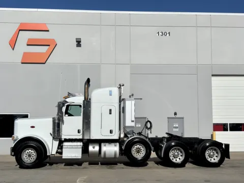 More photos of 2017 PETERBILT 389 at Forge Truck Centers - Texas, TX