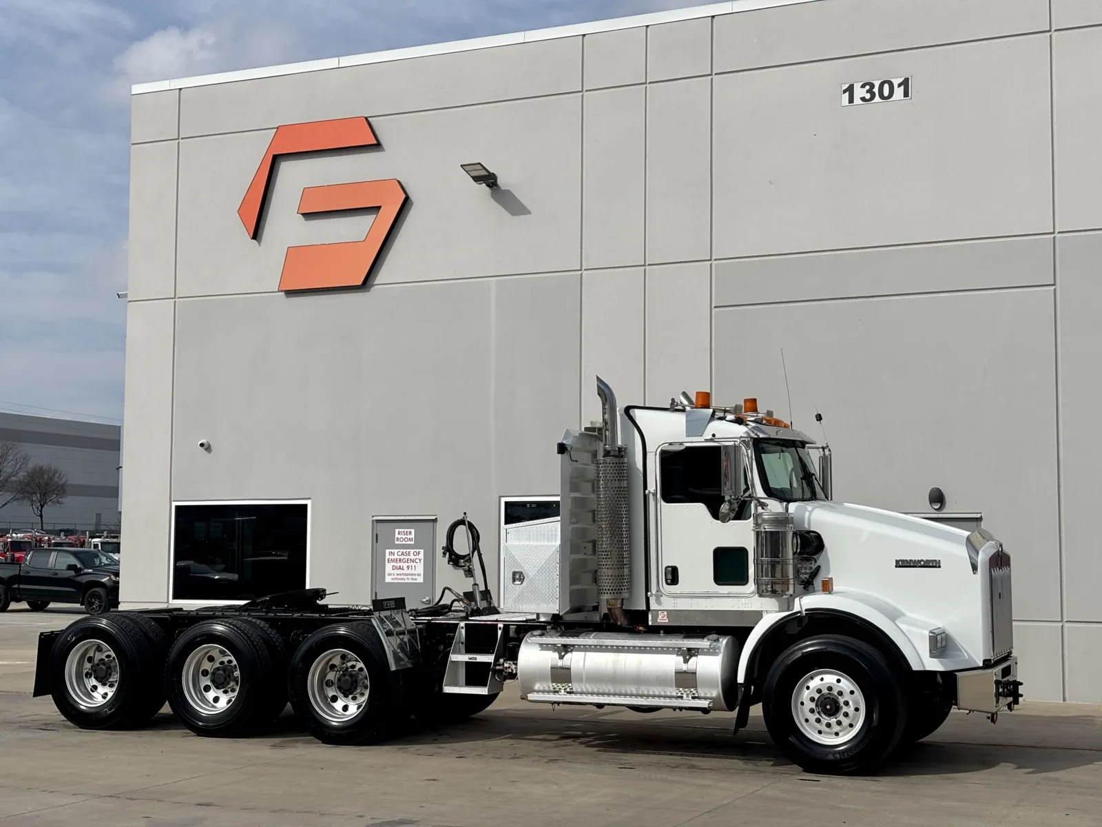 2007 KENWORTH T800 for sale in Hutchins, TX