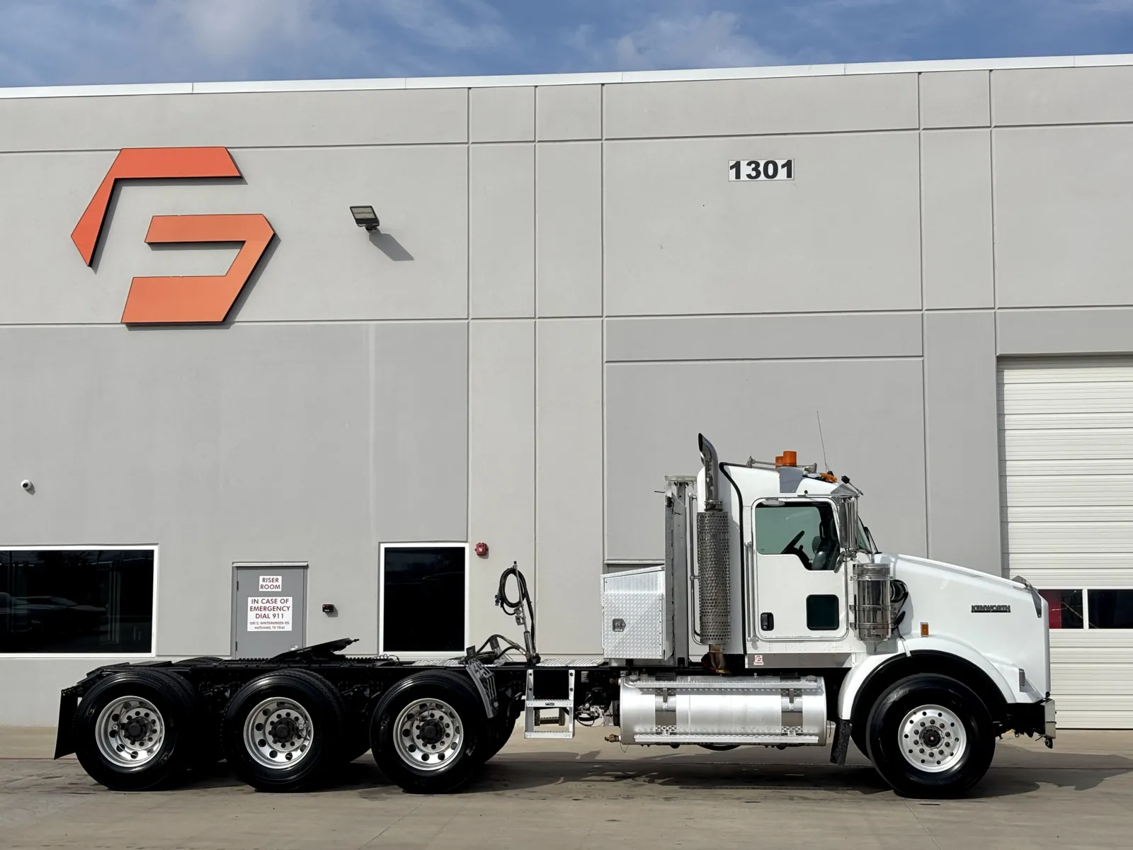 2007 Kenworth T800 - image 3