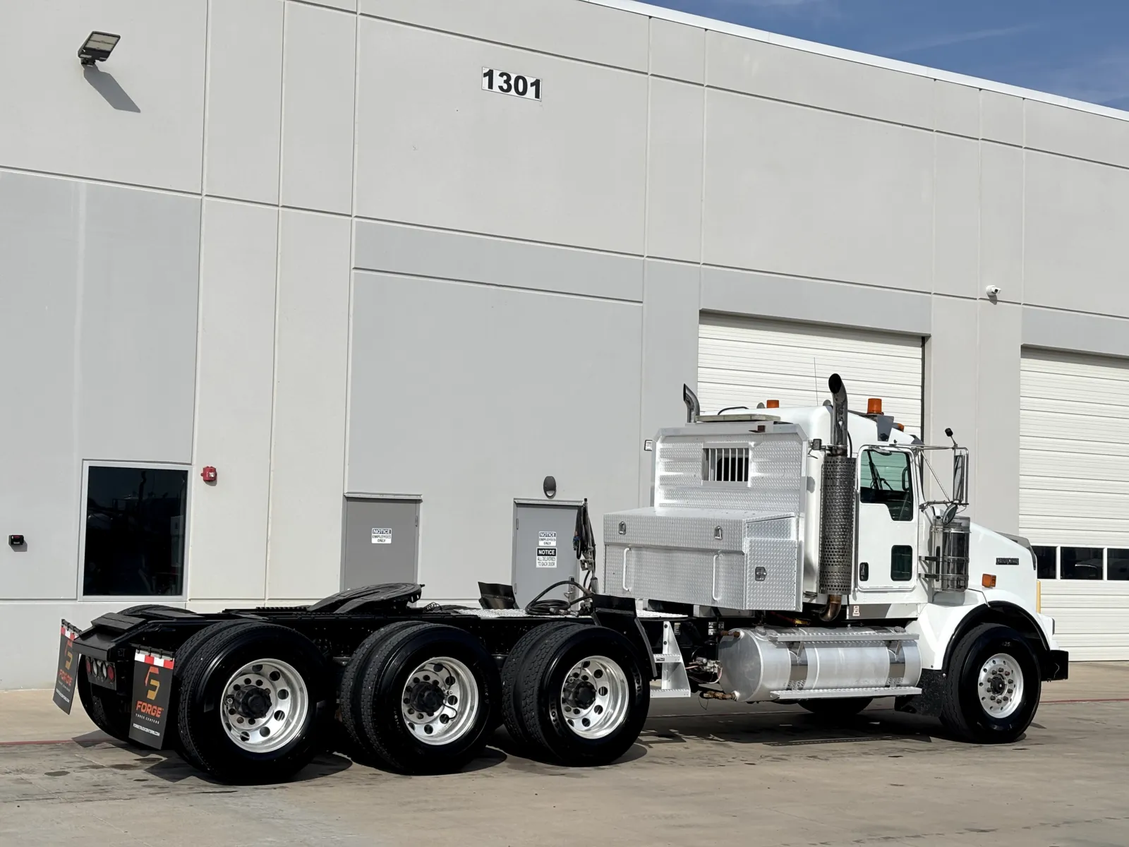 2007 Kenworth T800 - image 5