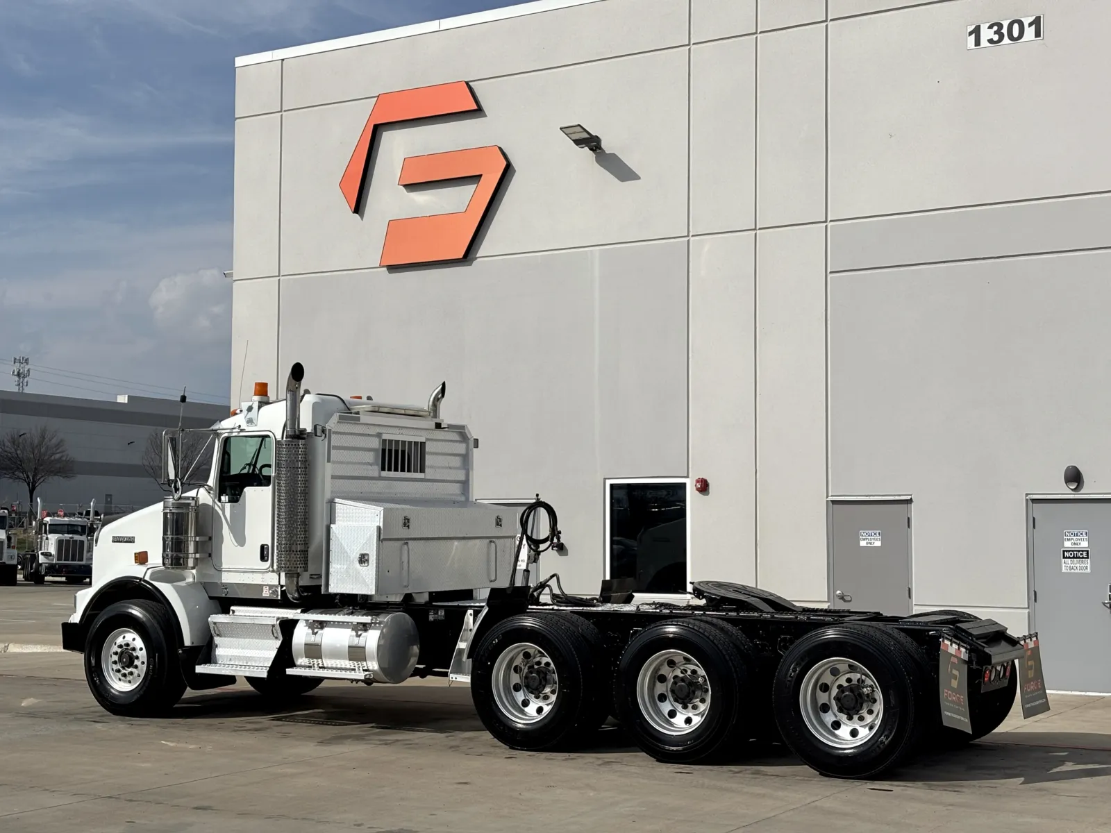 2007 Kenworth T800 - image 6