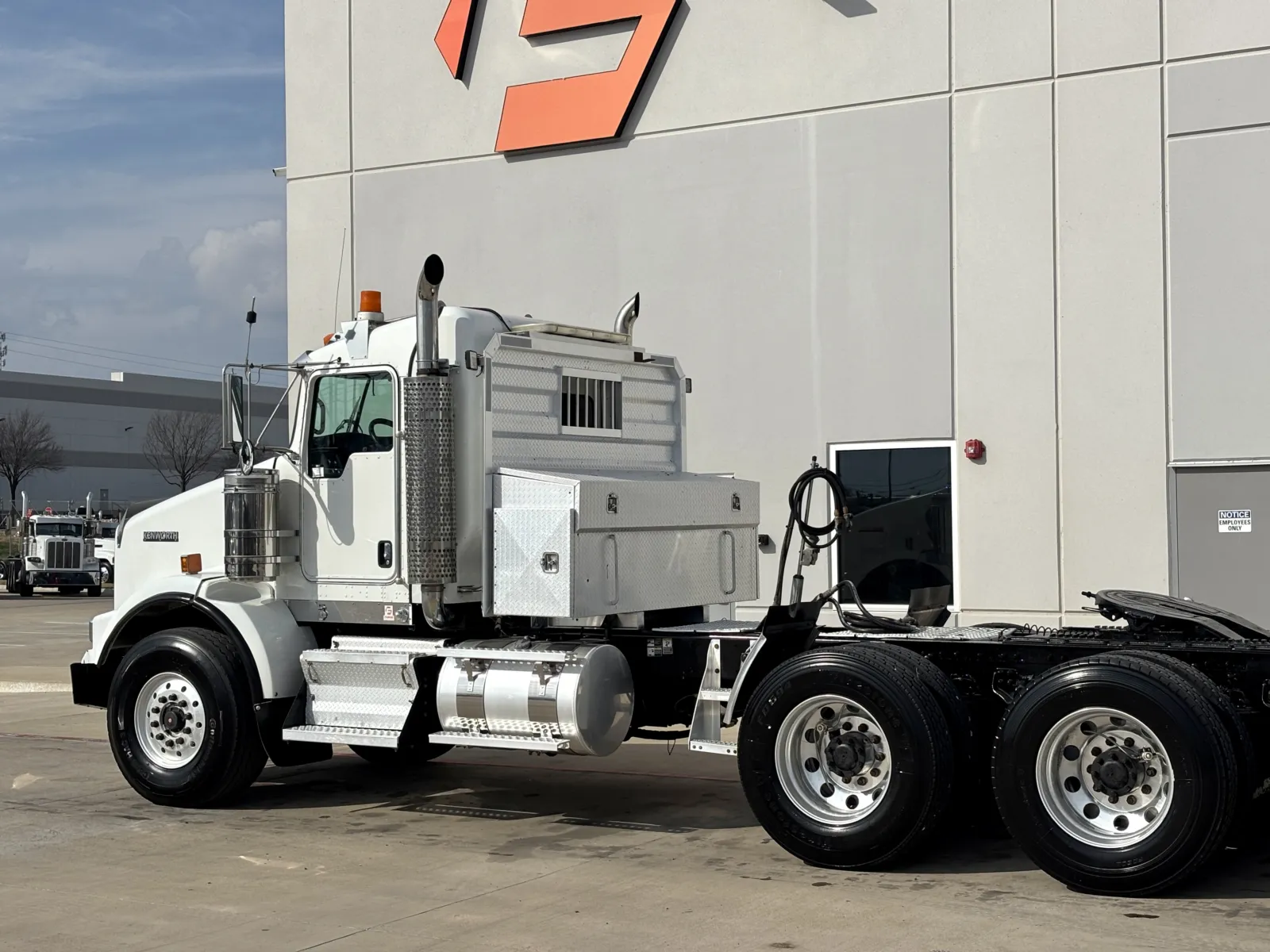 2007 Kenworth T800 - image 8